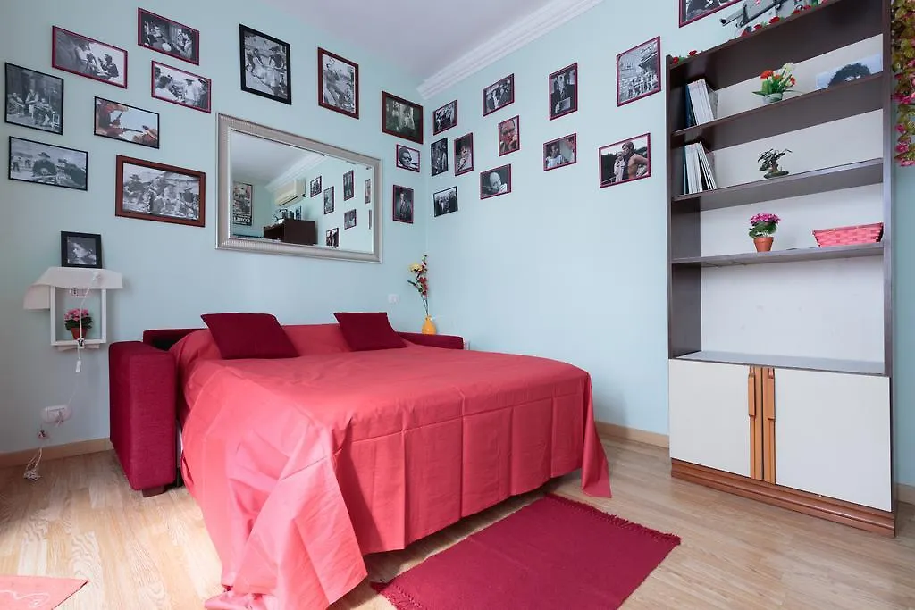 Simon Holiday House Roma 0*,